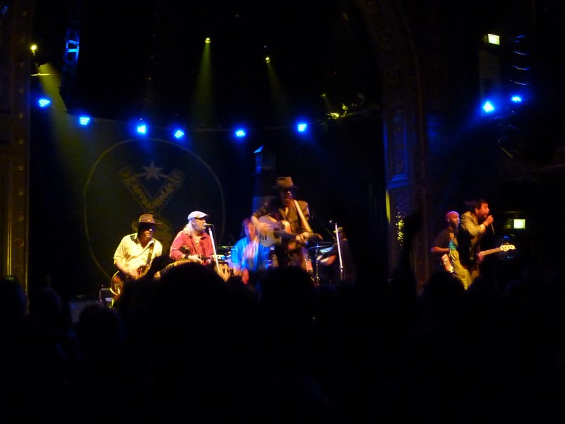 101204-Gogol Bordello-018