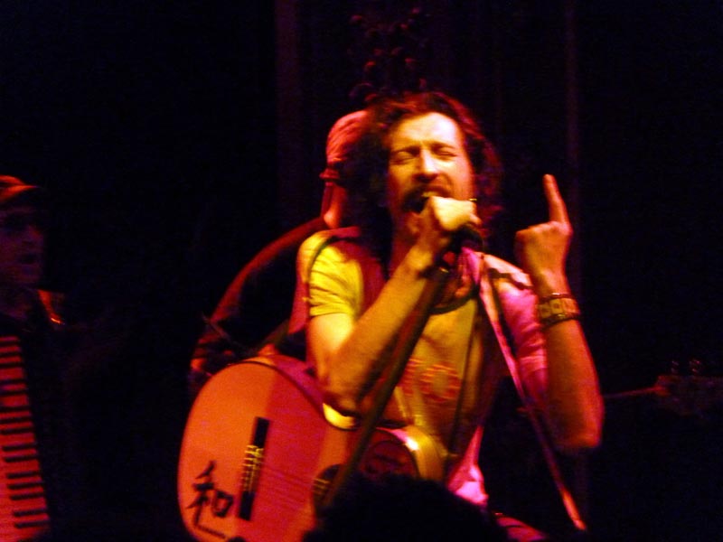 101204-Gogol Bordello-021