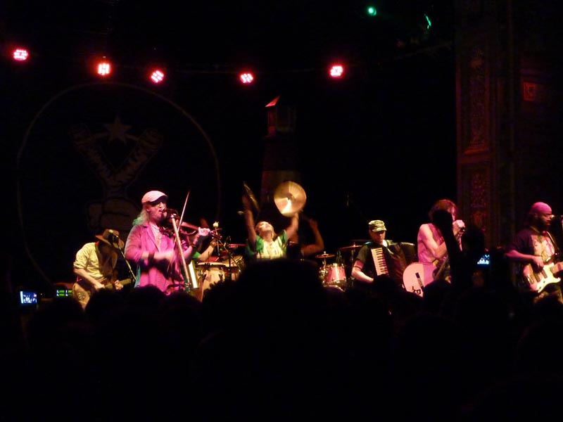 101204-Gogol Bordello-035