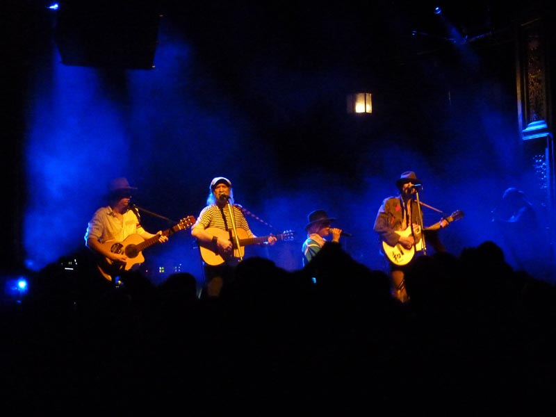 101204-Gogol Bordello-042