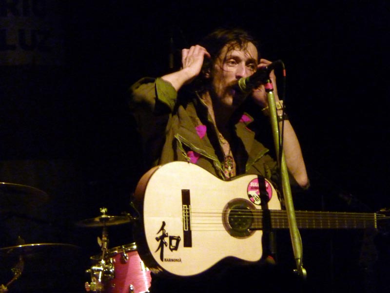 101204-Gogol Bordello-076