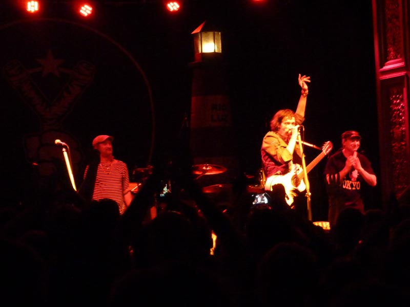 101204-Gogol Bordello-083